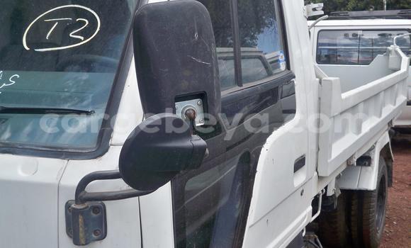 Buy Used Isuzu D–MAX White Car in Addis–Ababa in Ethiopia
