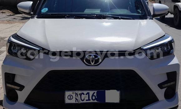 Buy Used Toyota Ractis White Car in Addis–Ababa in Ethiopia