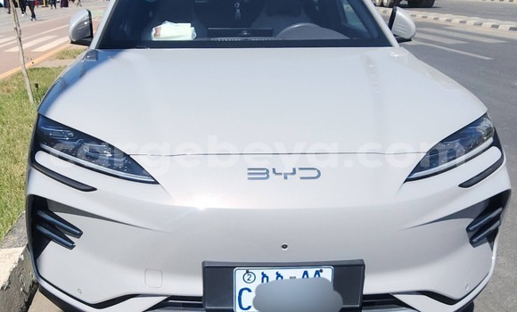 Buy Used BYD S6 White Car in Addis–Ababa in Ethiopia