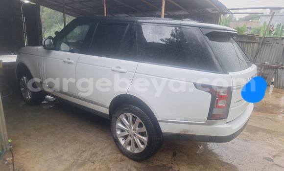 Buy Used Land Rover Range Rover Vogue White Car in Addis–Ababa in Ethiopia Buy Used Land Rover Range Rover Vogue White Car in Addis–Ababa in Ethiopia
