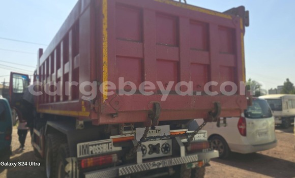 Buy Used Sino Howo Red Truck in Addis–Ababa in Ethiopia Buy Used Sino Howo Red Truck in Addis–Ababa in Ethiopia