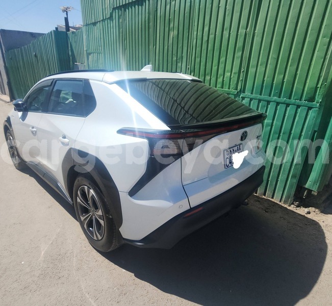 Big with watermark toyota brevis ethiopia addis ababa 13272