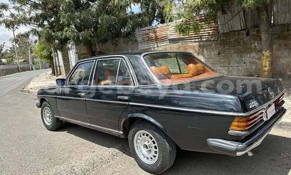 Buy Used Mercedes-Benz 200 Other Car in Addis–Ababa in Ethiopia Buy Used Mercedes-Benz 200 Other Car in Addis–Ababa in Ethiopia