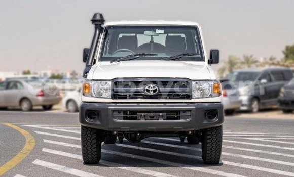 Buy Used Toyota Land Cruiser White Car in Addis ababa in Africa