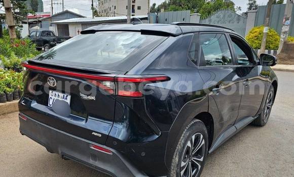 ይግዙ ያገለገለ Toyota Blizzard ጥቁር መኪና በ Addis ababa በ Africa ይግዙ ያገለገለ Toyota Blizzard ጥቁር መኪና በ Addis ababa በ Africa
