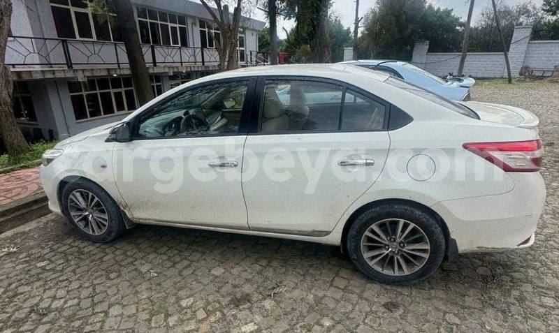 Big with watermark toyota yaris ethiopia addis ababa 13370