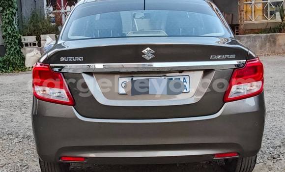 Oofamaa Suzuki Dzire Other Makiinaa iti Addis–Ababa keessatti Ethiopia keessatti Oofamaa Suzuki Dzire Other Makiinaa iti Addis–Ababa keessatti Ethiopia keessatti