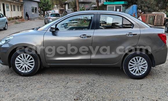 Oofamaa Suzuki Dzire Other Makiinaa iti Addis–Ababa keessatti Ethiopia keessatti Oofamaa Suzuki Dzire Other Makiinaa iti Addis–Ababa keessatti Ethiopia keessatti