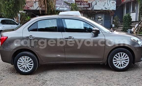 Oofamaa Suzuki Dzire Other Makiinaa iti Addis–Ababa keessatti Ethiopia keessatti Oofamaa Suzuki Dzire Other Makiinaa iti Addis–Ababa keessatti Ethiopia keessatti