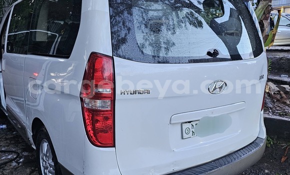 Buy Used Hyundai H1 White Car in Addis–Ababa in Ethiopia Buy Used Hyundai H1 White Car in Addis–Ababa in Ethiopia