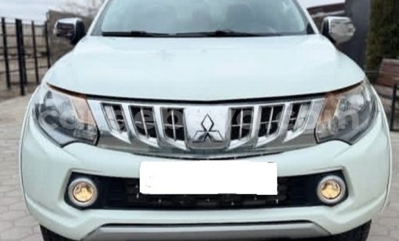 Buy Used Mitsubishi L200 White Car in Addis ababa in Africa