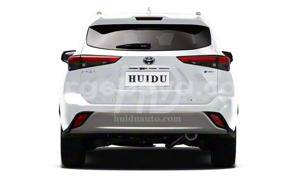 Buy New Toyota Highlander White Car in Fiche in Oromia Buy New Toyota Highlander White Car in Fiche in Oromia