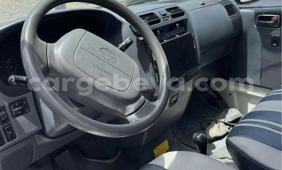 Buy Used Toyota Dolphin White Car in Addis ababa in Africa Buy Used Toyota Dolphin White Car in Addis ababa in Africa