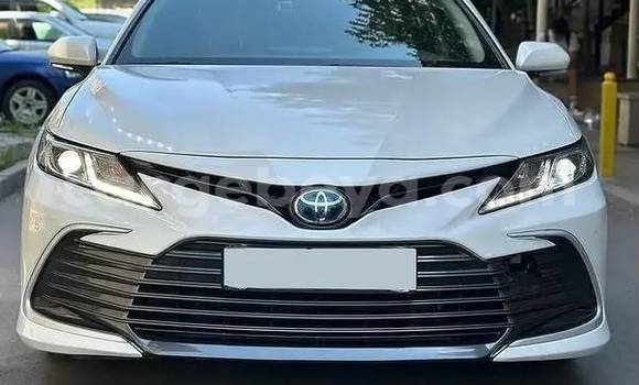 Buy Used Toyota Camry White Car in Addis ababa in Africa