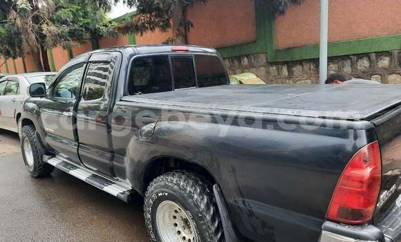 Oofamaa Toyota Tacoma Black Makiinaa iti Addis ababa keessatti Africa keessatti Oofamaa Toyota Tacoma Black Makiinaa iti Addis ababa keessatti Africa keessatti