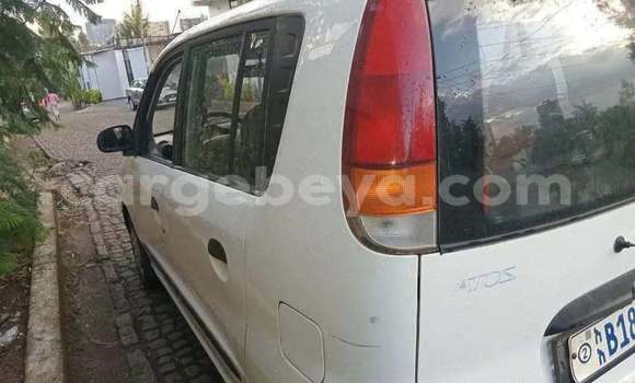 ይግዙ ያገለገለ Hyundai Atos ነጭ መኪና በ አዲስ አበባ በ ኢትዮጵያ ይግዙ ያገለገለ Hyundai Atos ነጭ መኪና በ አዲስ አበባ በ ኢትዮጵያ