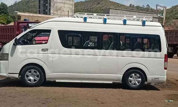 ይግዙ ያገለገለ Toyota Hiace ነጭ መኪና በ አዲስ አበባ በ ኢትዮጵያ ይግዙ ያገለገለ Toyota Hiace ነጭ መኪና በ አዲስ አበባ በ ኢትዮጵያ