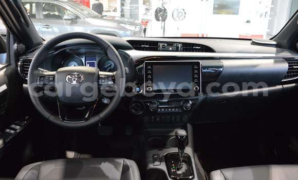 Oofamaa Toyota Hilux Green Makiinaa iti Addis ababa keessatti Africa keessatti Oofamaa Toyota Hilux Green Makiinaa iti Addis ababa keessatti Africa keessatti
