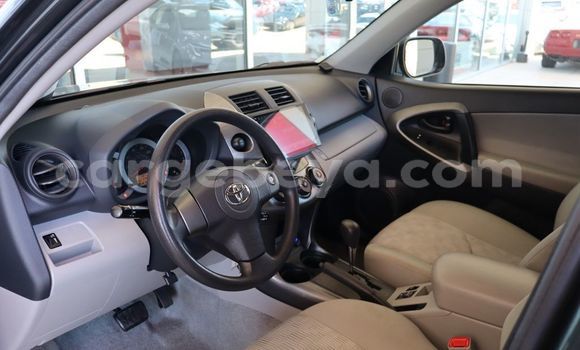 Oofamaa Toyota RAV4 Black Makiinaa iti Addis ababa keessatti Africa keessatti Oofamaa Toyota RAV4 Black Makiinaa iti Addis ababa keessatti Africa keessatti