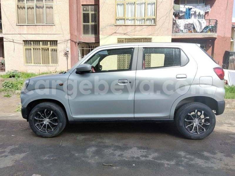 Big with watermark suzuki solio africa addis ababa 13592