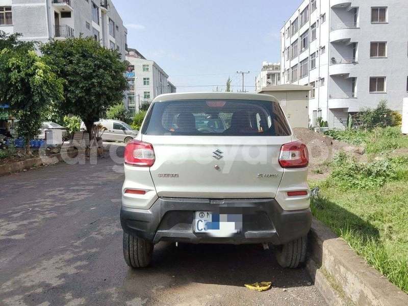 Big with watermark suzuki solio africa addis ababa 13592