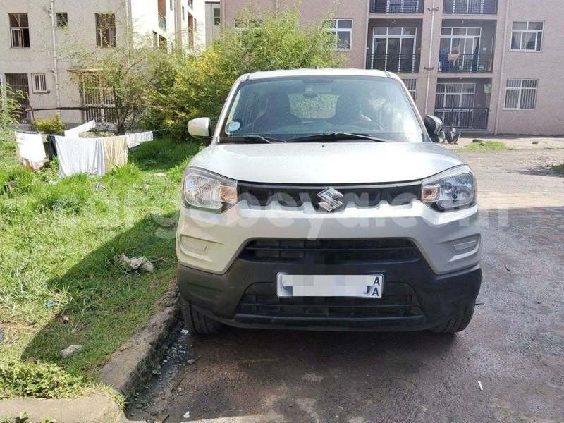 Big with watermark suzuki solio africa addis ababa 13592