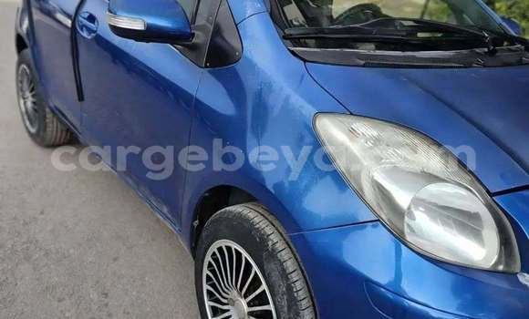 Oofamaa Toyota Yaris Blue Makiinaa iti Addis ababa keessatti Africa keessatti