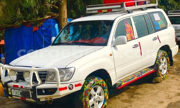 Buy Used Toyota Land Cruiser White Car in Addis–Ababa in Ethiopia Buy Used Toyota Land Cruiser White Car in Addis–Ababa in Ethiopia
