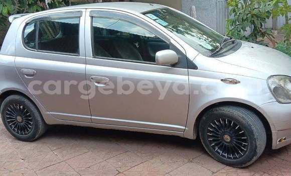 Oofamaa Toyota Vitz Other Makiinaa iti Addis–Ababa keessatti Ethiopia keessatti Oofamaa Toyota Vitz Other Makiinaa iti Addis–Ababa keessatti Ethiopia keessatti