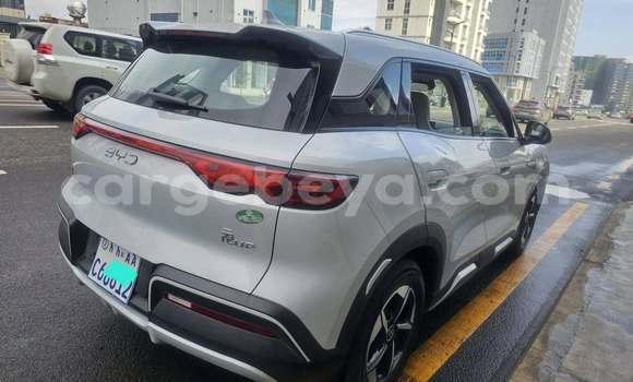 Oofamaa BYD Yuan pro White Makiinaa iti Addis–Ababa keessatti Ethiopia keessatti Oofamaa BYD Yuan pro White Makiinaa iti Addis–Ababa keessatti Ethiopia keessatti