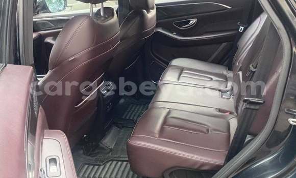 Oofamaa Jensen S-V8 Black Makiinaa iti Addis–Ababa keessatti Ethiopia keessatti Oofamaa Jensen S-V8 Black Makiinaa iti Addis–Ababa keessatti Ethiopia keessatti