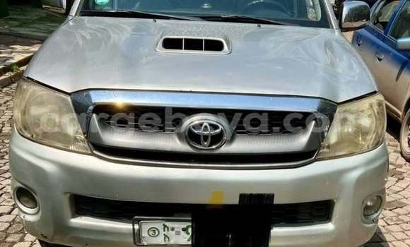 Oofamaa Toyota Hilux Other Makiinaa iti Addis–Ababa keessatti Ethiopia keessatti Oofamaa Toyota Hilux Other Makiinaa iti Addis–Ababa keessatti Ethiopia keessatti