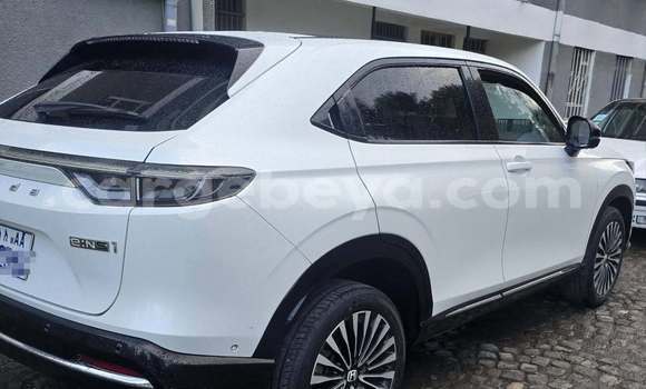 Oofamaa Honda Edix White Makiinaa iti Addis ababa keessatti Africa keessatti Oofamaa Honda Edix White Makiinaa iti Addis ababa keessatti Africa keessatti