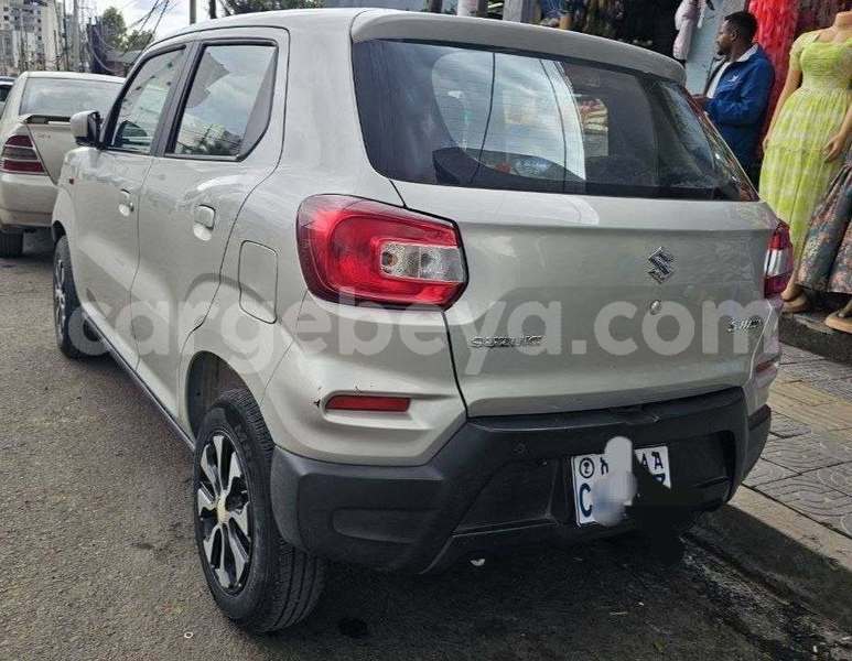 Big with watermark suzuki spacia africa addis ababa 13620