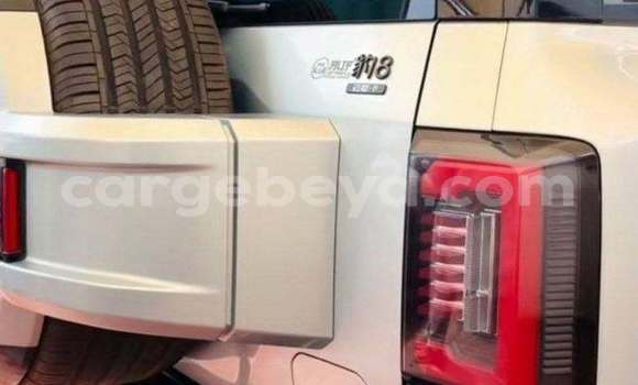 Oofamaa Toyota Land Cruiser White Makiinaa iti Addis ababa keessatti Africa keessatti Oofamaa Toyota Land Cruiser White Makiinaa iti Addis ababa keessatti Africa keessatti