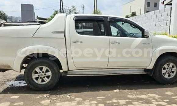 Oofamaa Toyota Hilux Other Makiinaa iti Addis ababa keessatti Africa keessatti Oofamaa Toyota Hilux Other Makiinaa iti Addis ababa keessatti Africa keessatti
