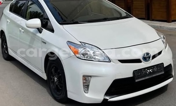 Buy Used Toyota Prius White Car in Addis ababa in Africa