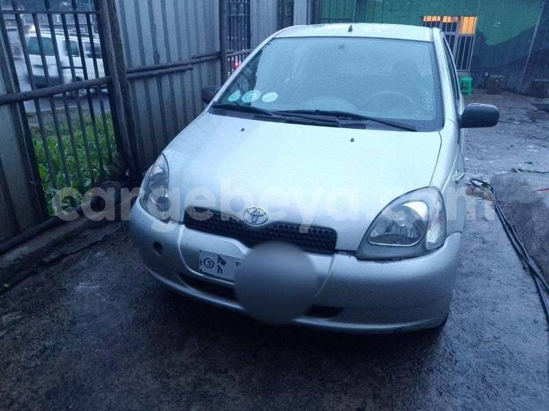 Big with watermark toyota vitz ethiopia addis ababa 13674