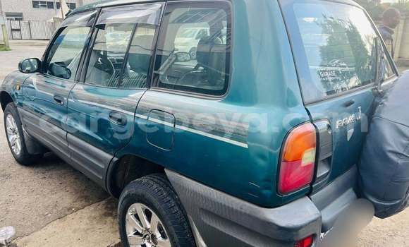 Buy Used Toyota RAV4 Green Car in Addis–Ababa in Ethiopia Buy Used Toyota RAV4 Green Car in Addis–Ababa in Ethiopia