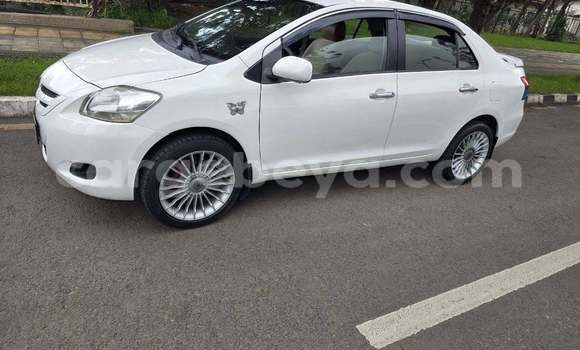 Buy Used Toyota Yaris White Car in Addis–Ababa in Ethiopia Buy Used Toyota Yaris White Car in Addis–Ababa in Ethiopia