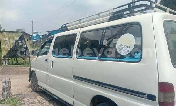 Buy Used Toyota Dolphin White Car in Addis ababa in Africa Buy Used Toyota Dolphin White Car in Addis ababa in Africa