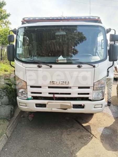 Big with watermark isuzu axiom ethiopia addis ababa 13707