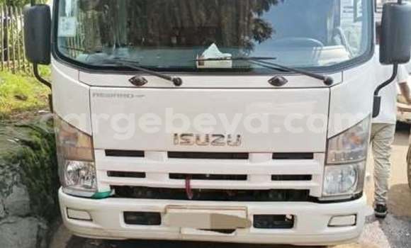 Buy Used Isuzu Axiom Other Car in Addis–Ababa in Ethiopia Buy Used Isuzu Axiom Other Car in Addis–Ababa in Ethiopia