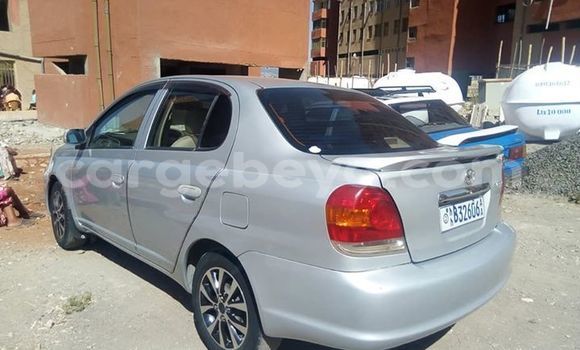 Oofamaa Toyota Platz Silver Makiinaa iti Addis–Ababa keessatti Ethiopia keessatti Oofamaa Toyota Platz Silver Makiinaa iti Addis–Ababa keessatti Ethiopia keessatti
