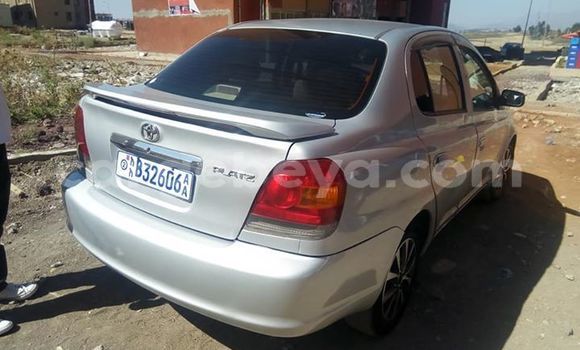 Oofamaa Toyota Platz Silver Makiinaa iti Addis–Ababa keessatti Ethiopia keessatti Oofamaa Toyota Platz Silver Makiinaa iti Addis–Ababa keessatti Ethiopia keessatti
