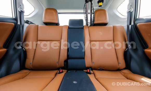 Acheter Import Voiture Toyota RAV4 Blanc à Import - Dubai, Ethiopie Acheter Import Voiture Toyota RAV4 Blanc à Import - Dubai, Ethiopie