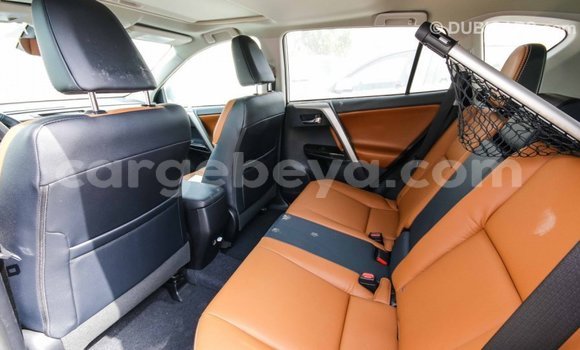 Acheter Import Voiture Toyota RAV4 Blanc à Import - Dubai, Ethiopie Acheter Import Voiture Toyota RAV4 Blanc à Import - Dubai, Ethiopie