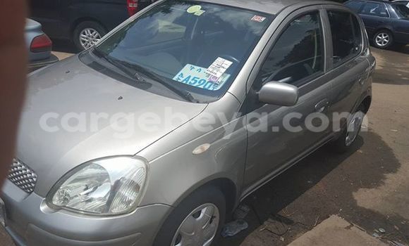 Oofamaa Toyota Yaris Black Makiinaa iti Addis–Ababa keessatti Ethiopia keessatti Oofamaa Toyota Yaris Black Makiinaa iti Addis–Ababa keessatti Ethiopia keessatti