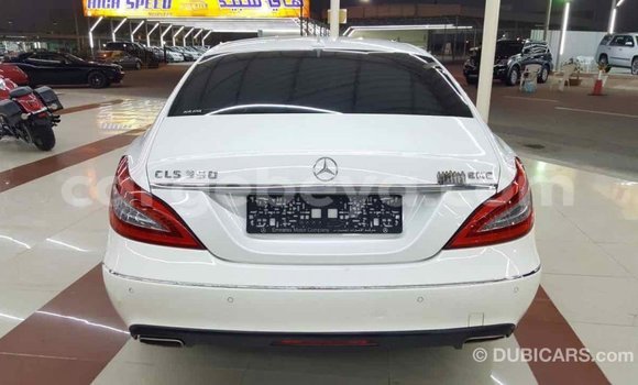 Buy Import Mercedes-Benz 190 (W201) White Car in Import - Dubai in Ethiopia Buy Import Mercedes-Benz 190 (W201) White Car in Import - Dubai in Ethiopia