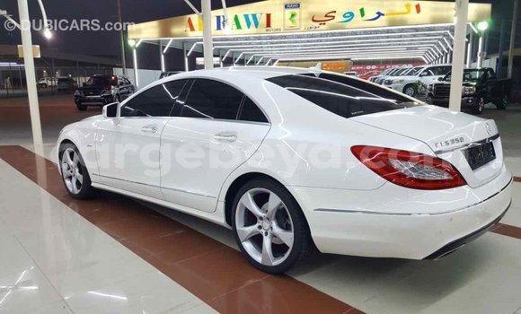Buy Import Mercedes-Benz 190 (W201) White Car in Import - Dubai in Ethiopia Buy Import Mercedes-Benz 190 (W201) White Car in Import - Dubai in Ethiopia